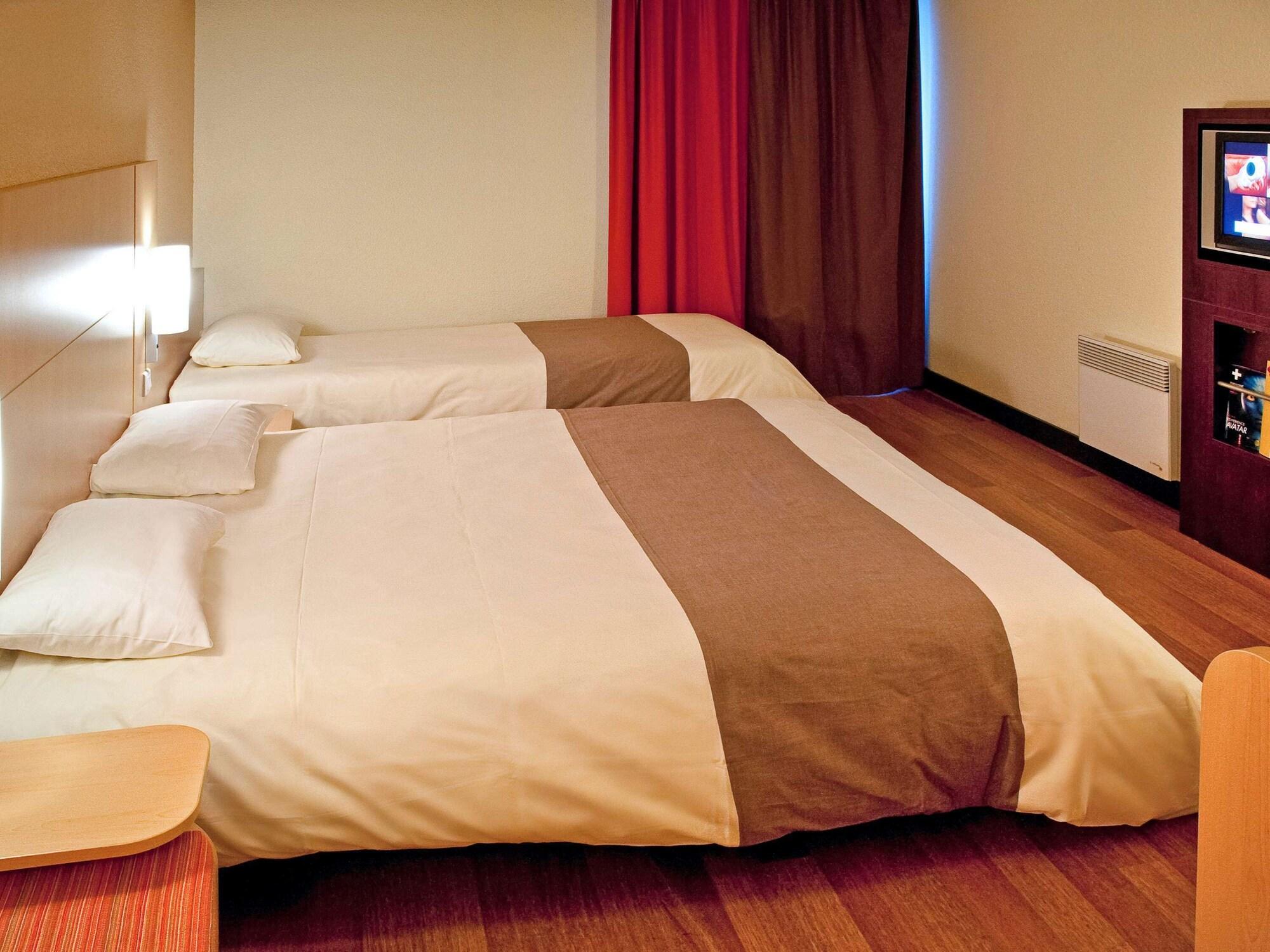 Ibis Rennes Beaulieu Hotel Cesson-Sevigne Bagian luar foto