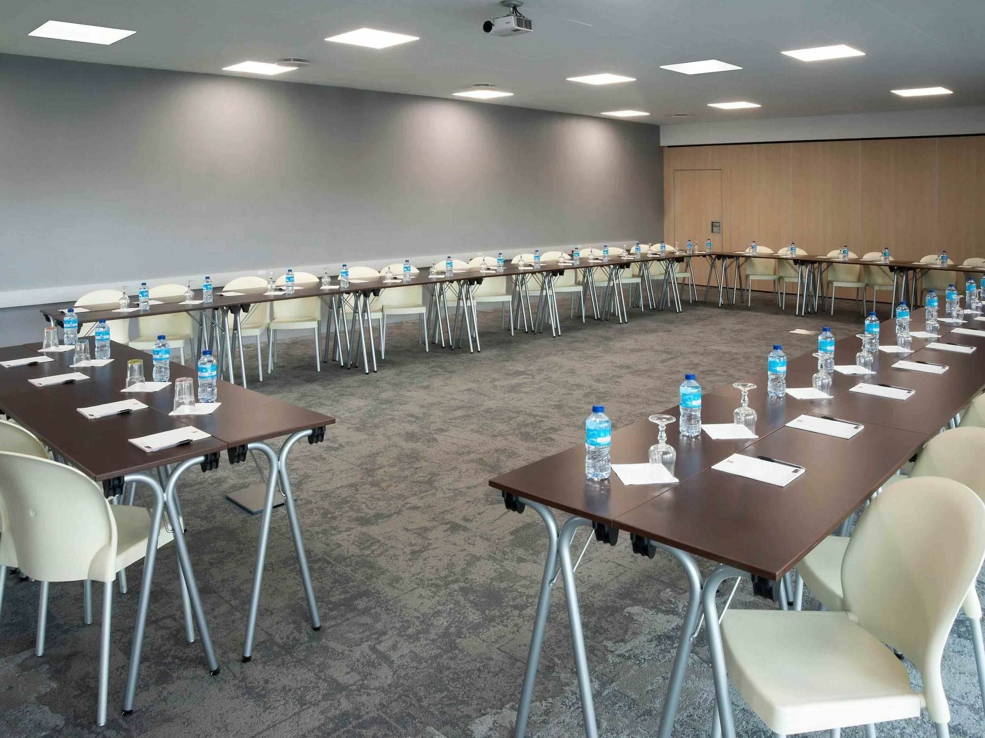 Ibis Rennes Beaulieu Hotel Cesson-Sevigne Bagian luar foto